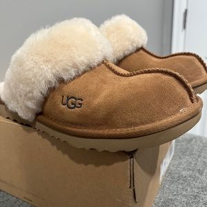 UGG Cozy Slipper II (please read sizing description)